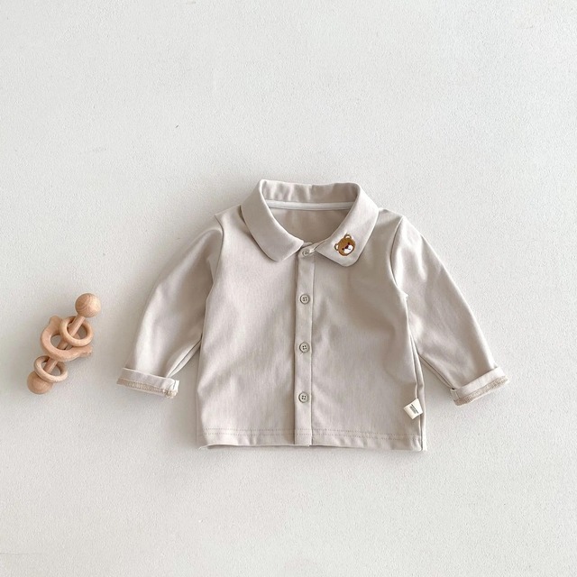 【取寄】ワンポイントくまさんがシンプル可愛いベア刺繍入り丸襟シャツ