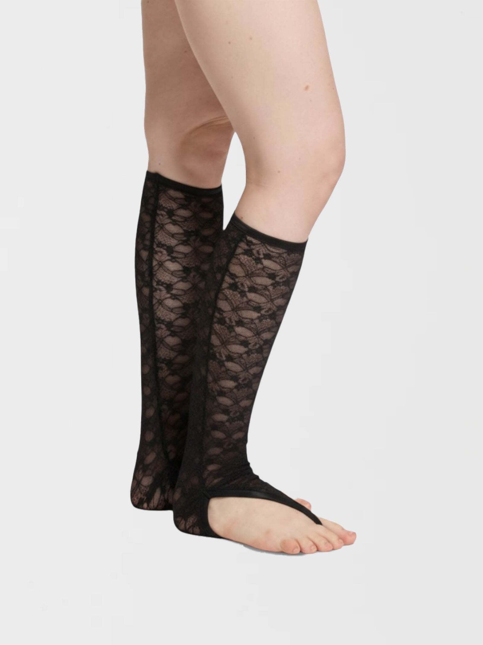 SIMONE WILD 〈LACE THONG SOCKS〉 | trava