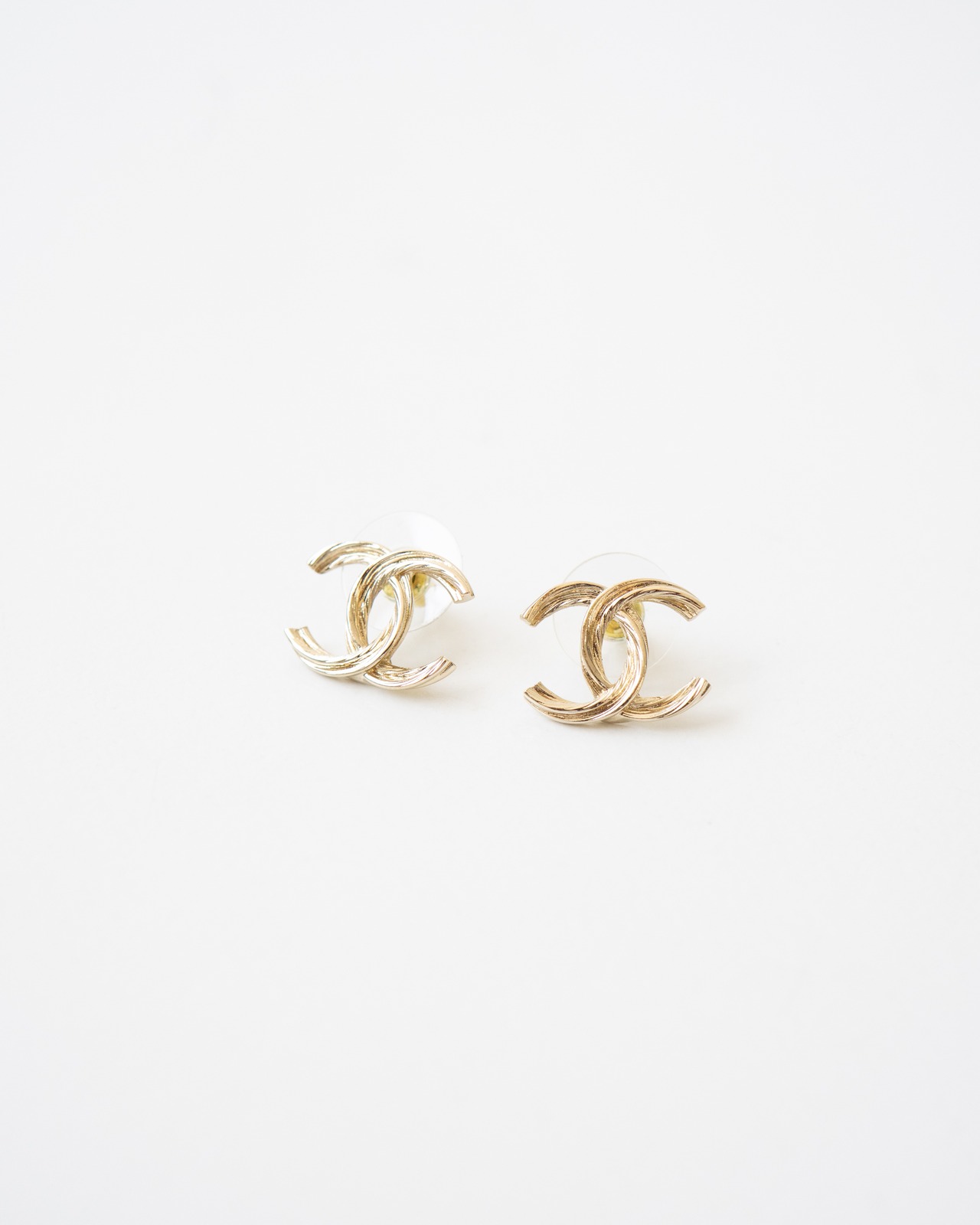 〈CHANEL〉CC mark earrings Made in 2025