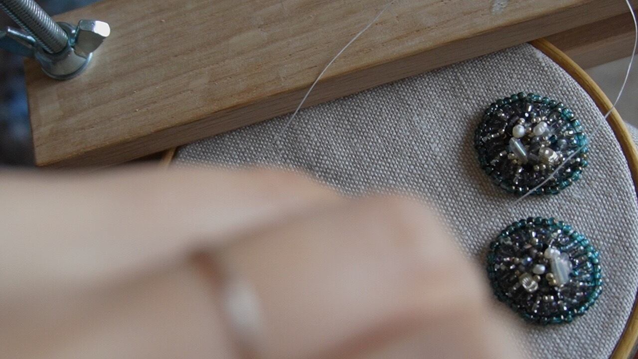 青の煌めきピアス | Kozue-asobi-