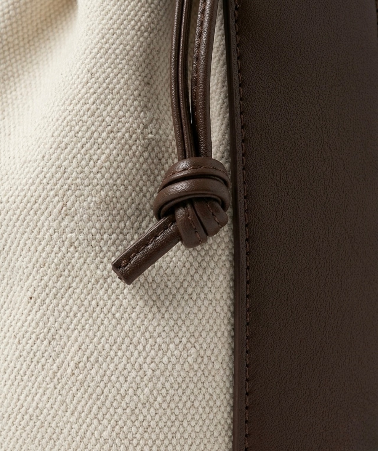 BUCKET BAG