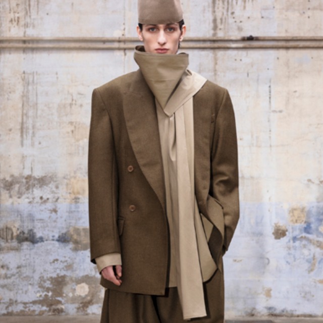 HED MAYNER - SCARF COLLAR SHIRT- AW21_S53_LGHT/ OLV COT - LIGHT OLIVE