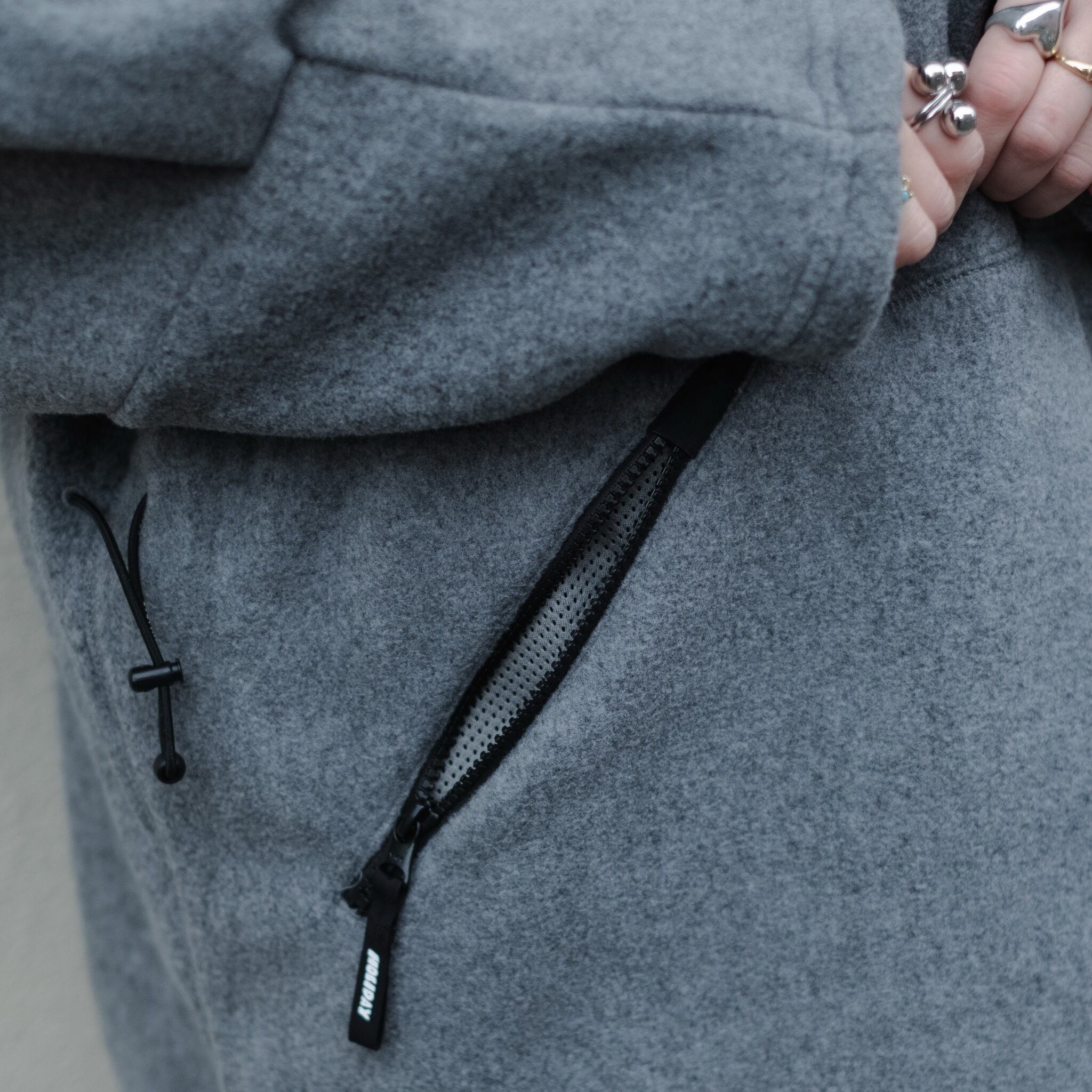 HOLIDAY】 classic fleece anorak dress | olaf