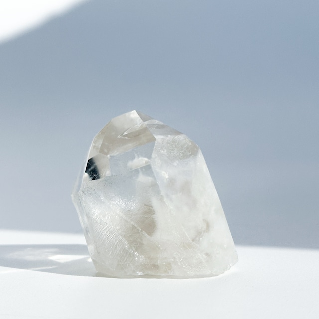 セーラ・デ・カブラル産 ホワイトアンフィボールインクォーツ 12（セミポリッシュ）◇ White Amphiball Quartz ◇天然石・鉱物・パワーストーン