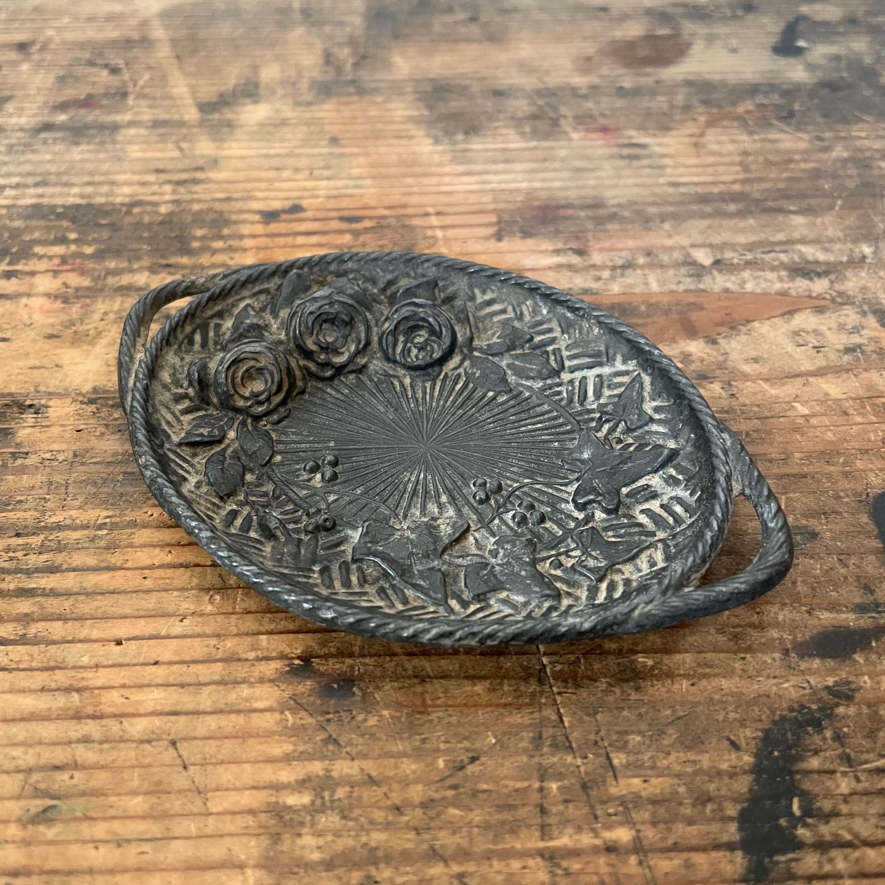 バラ模様のトレイ