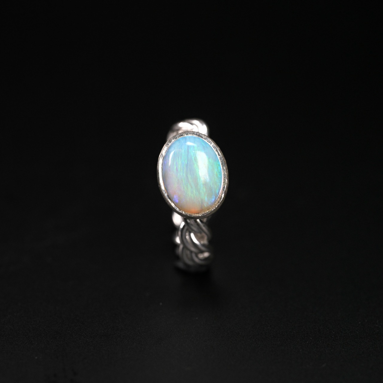 【１点もの】オパール 編み込みイヤーカフ