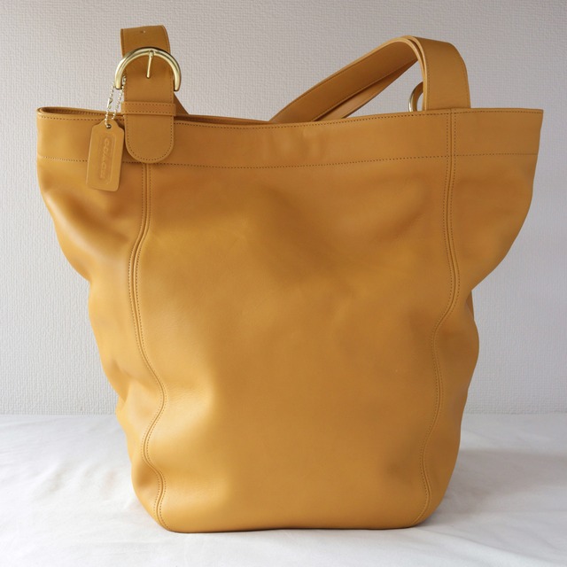 RARE COLOR VINTAGE COACH (OLD COACH オールドコーチ ショルダーバッグ) SOHO BAG IN YELLOW