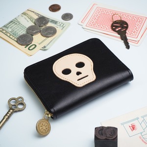 Round zipper compact wallet (skull patchwork/black) cowhide