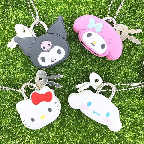 サンリオ クロミ 南京錠キーホルダー Sanrio | キャラクターグッズの