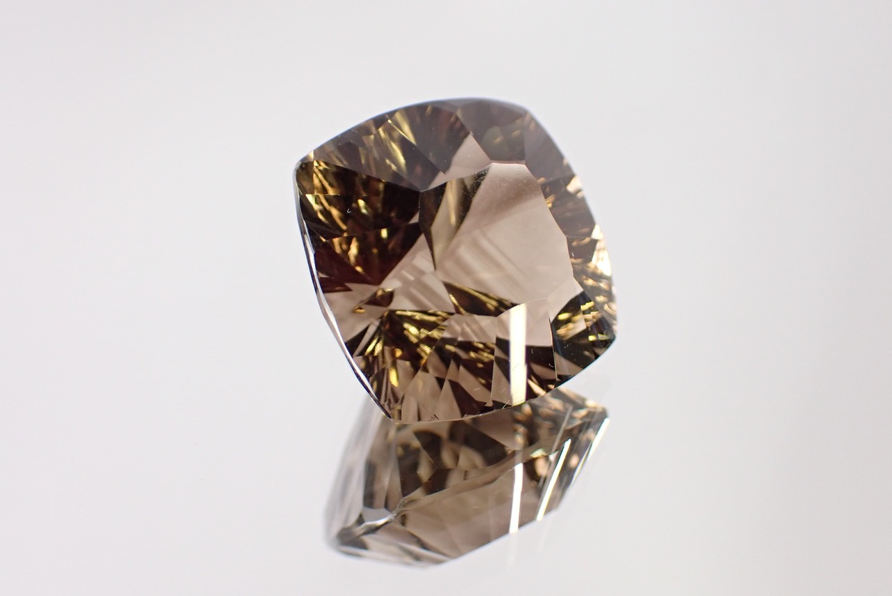 スモーキークォーツ　30.99ct　[C2‐1174]