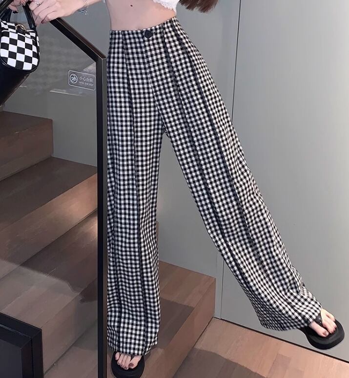 ボトムス パンツ ワイドパンツ ワイドレッグ モップパンツ ストレート ワイド ハイウエスト ドレープ 大人可愛い きれいめ シンプル カジュアル 上品 おしゃれ お洒落 レトロ こなれ感 ラフ ルーズ 個性的 クール 存在感 抜け感 ゆったり 柄 チェック柄 春 秋 10代 20代 30代 レディース 女性用 学生 通学 デート お出かけ 休日 着回し 普段使い 韓国系 美脚 脚長 S M L 白 ホワイト 黒 ブラック