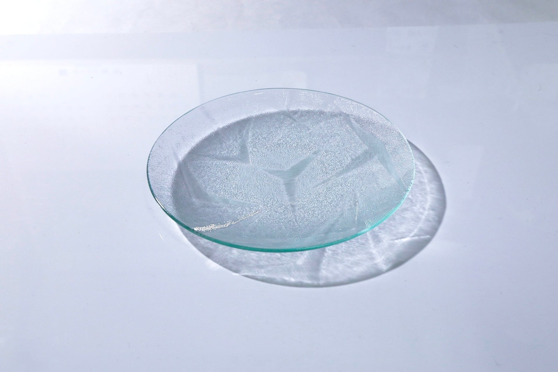 昭和型ガラス「折鶴」 皿 円形 中(Φ150mm)