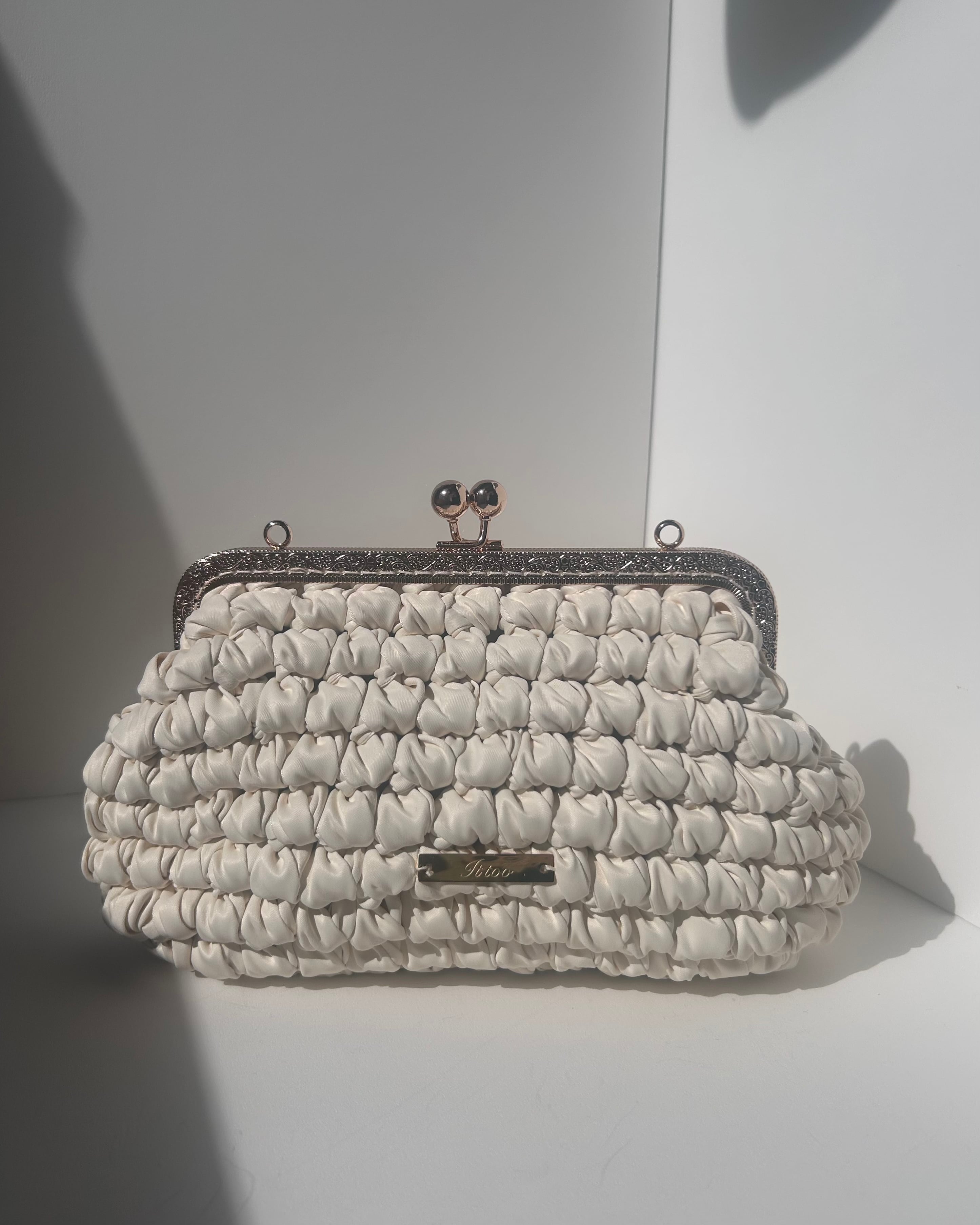 Clasp ribbon Bag