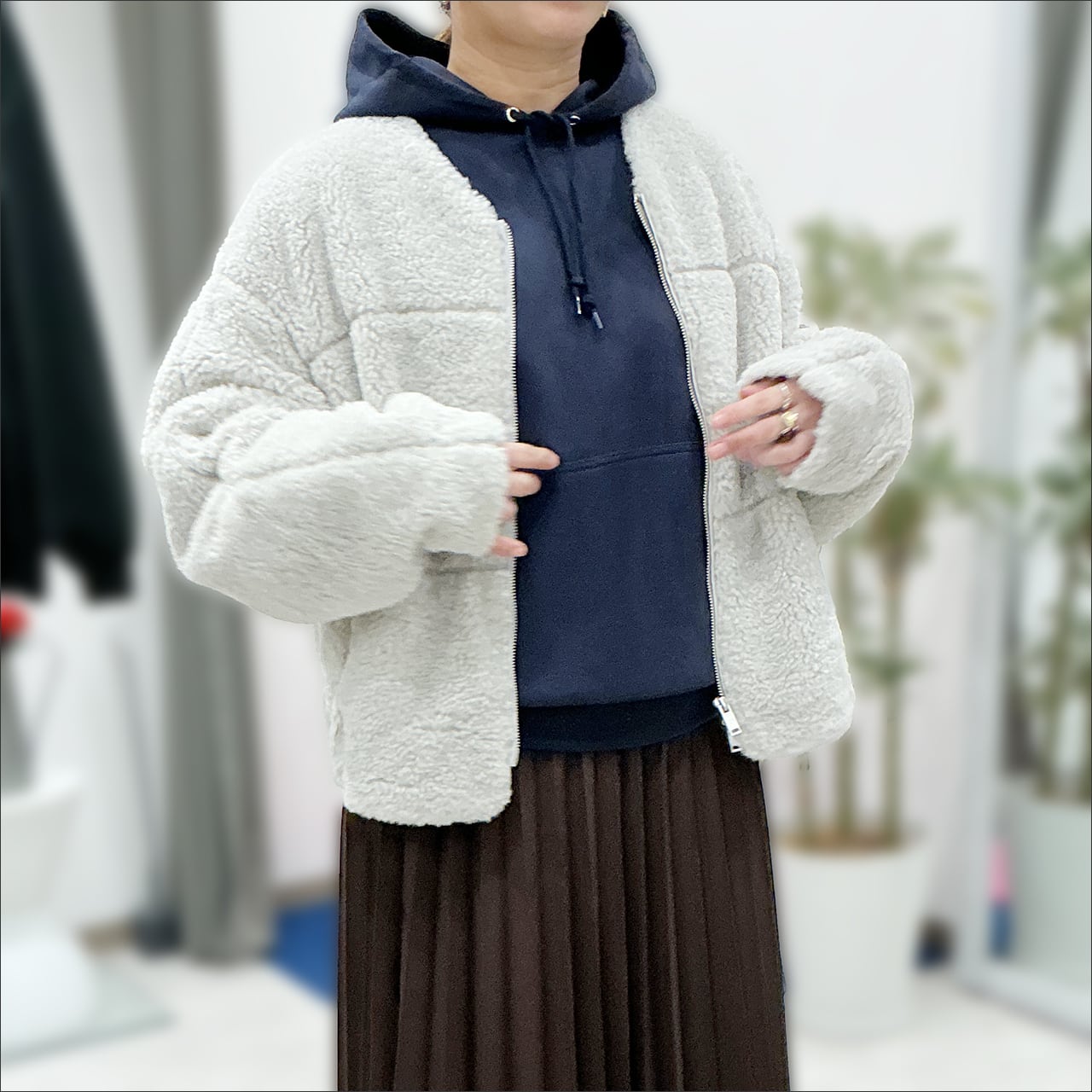 One of the green Vネックボアブルゾン