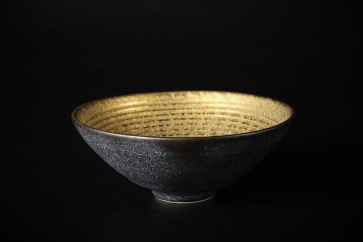 豪華　漆陶器平皿　金　銀 各1枚 有田焼 陶悦窯 晶金塗り・銀塗り 24cm千段平皿【予約販売】