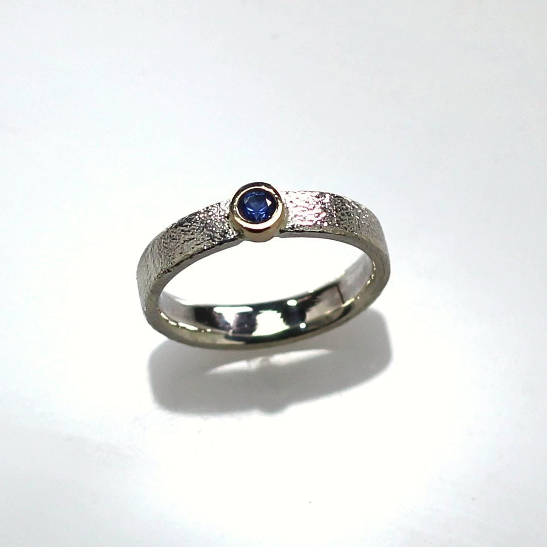 E551 K18 18金 ブラックスターサファイア 指輪 リング アクセサリー E551 K18 18金 ブラックスターサファイア 指輪 リング アクセサリー