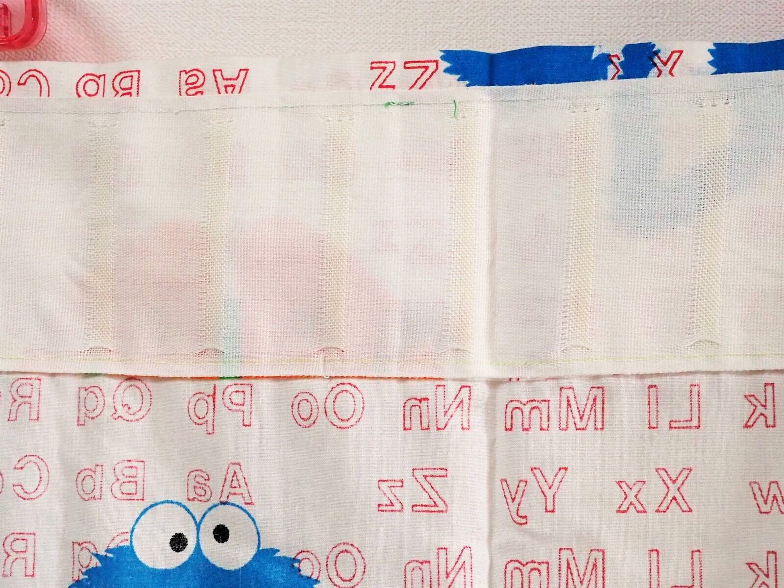 セサミストリート・ビンテージカーテン 生地 アルファベット勉強柄