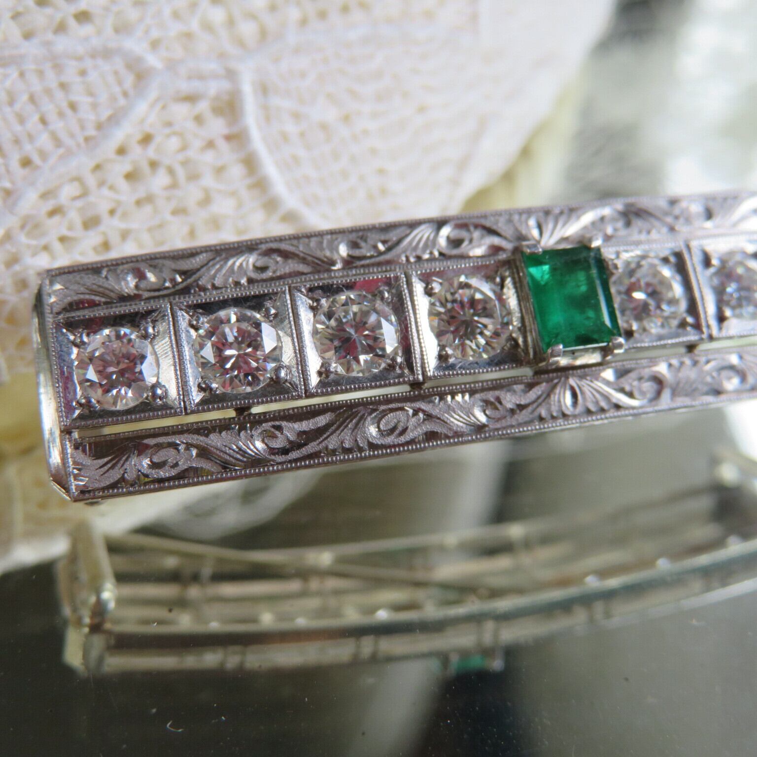 ヴィンテージ　和彫りP.ｍにプラチナとダイヤモンドにの華麗な帯留め