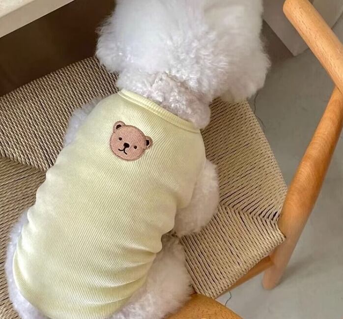 ドッグ 犬 小型犬 室内着 ベスト スリム ストレート 袖無し ベーシック クマ アニマル キャラクター 薄手 刺繍 かわいい シンプル カジュアル レトロ ボーイッシュ モダン ラブリー キュート クラシカル カレッジ風 ベーシック プレッピー シンプル フレンチ 無地 夏 サマーシーズン 男の子 女の子 成犬 お出かけ お泊まり リゾート 旅行 公園 休日 ガーデン 散歩 ウォーキング 室内 おうち お揃い 夏休み XS S M L XL イエロー