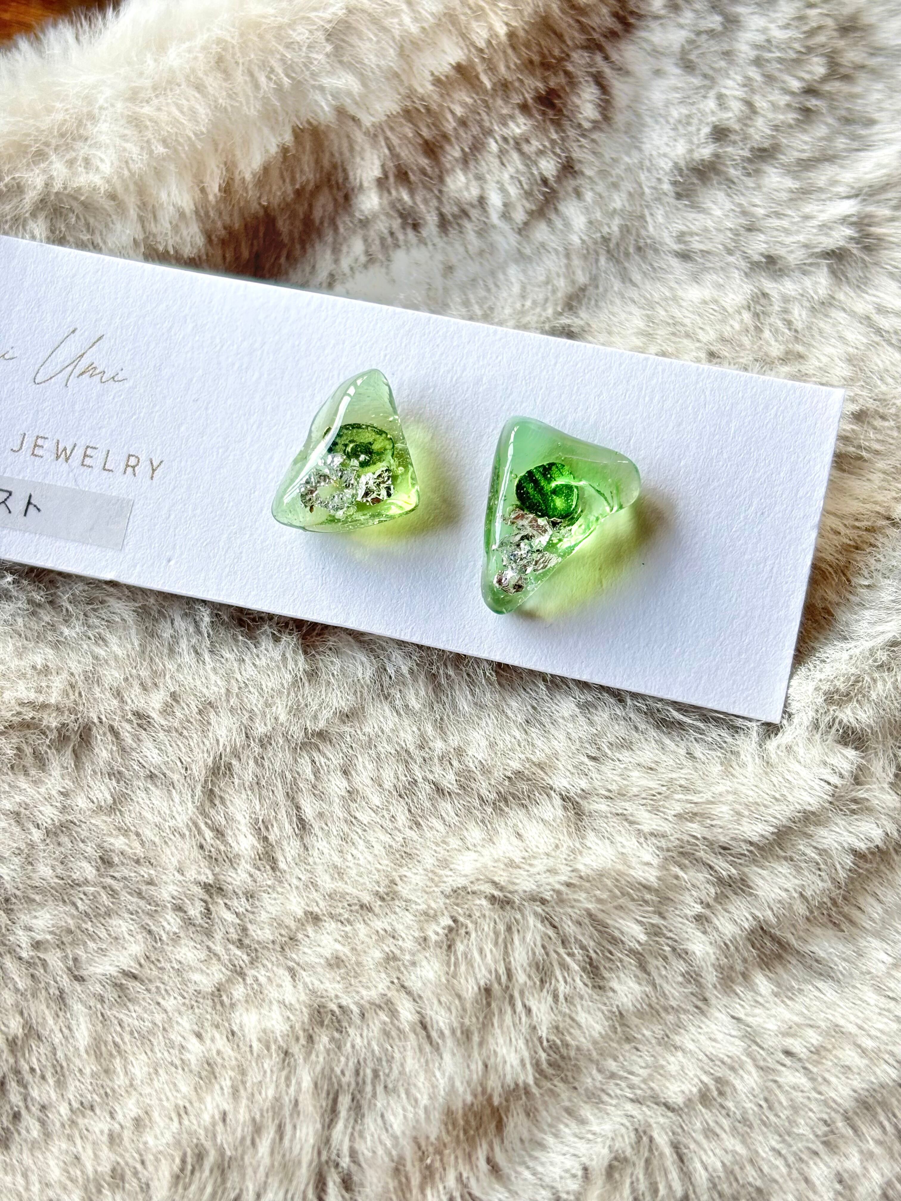 ピアス*一点もの、氷見シーグラスno25