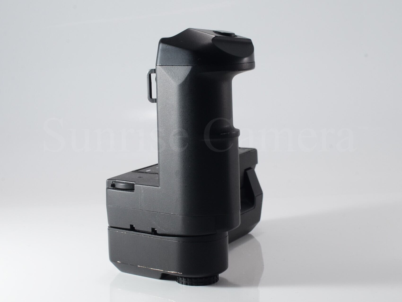 OLYMPUS OM−2Nモータードライブ付き 中古】OLYMPUS OM MOTOR Drive 2/ CONTROL PACK/ 充電器付 オリンパス