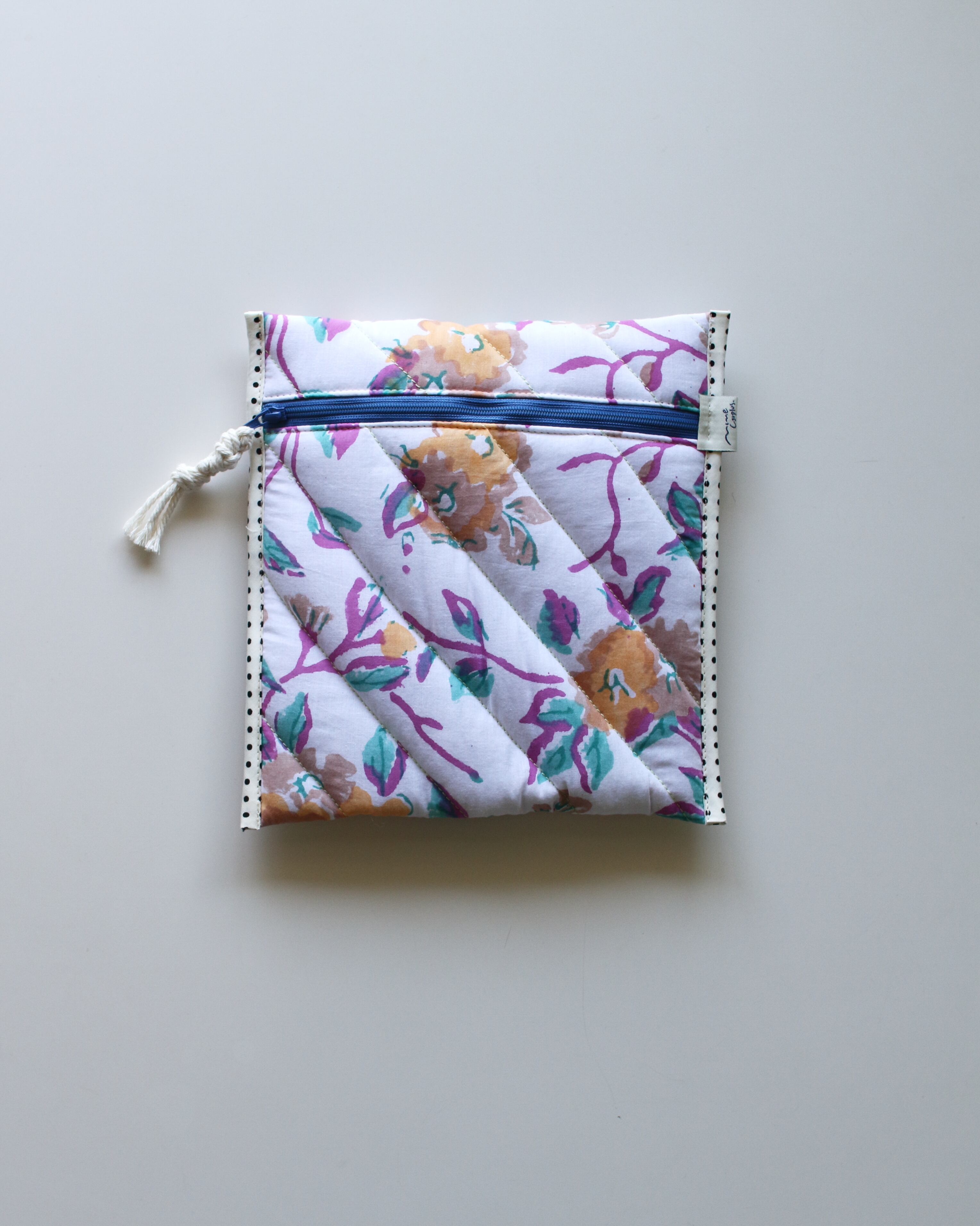 Block quilt Book Sleeve. <A lukewarm morning>