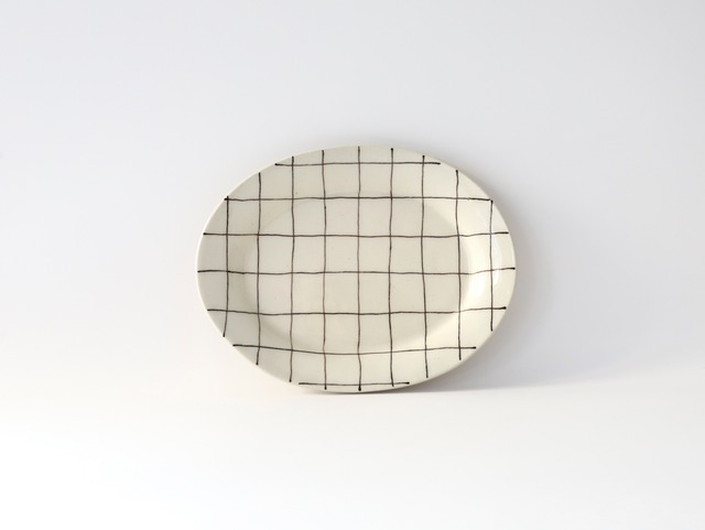 中囿義光　オーバルプレート（チェック） ブラック Ｃ