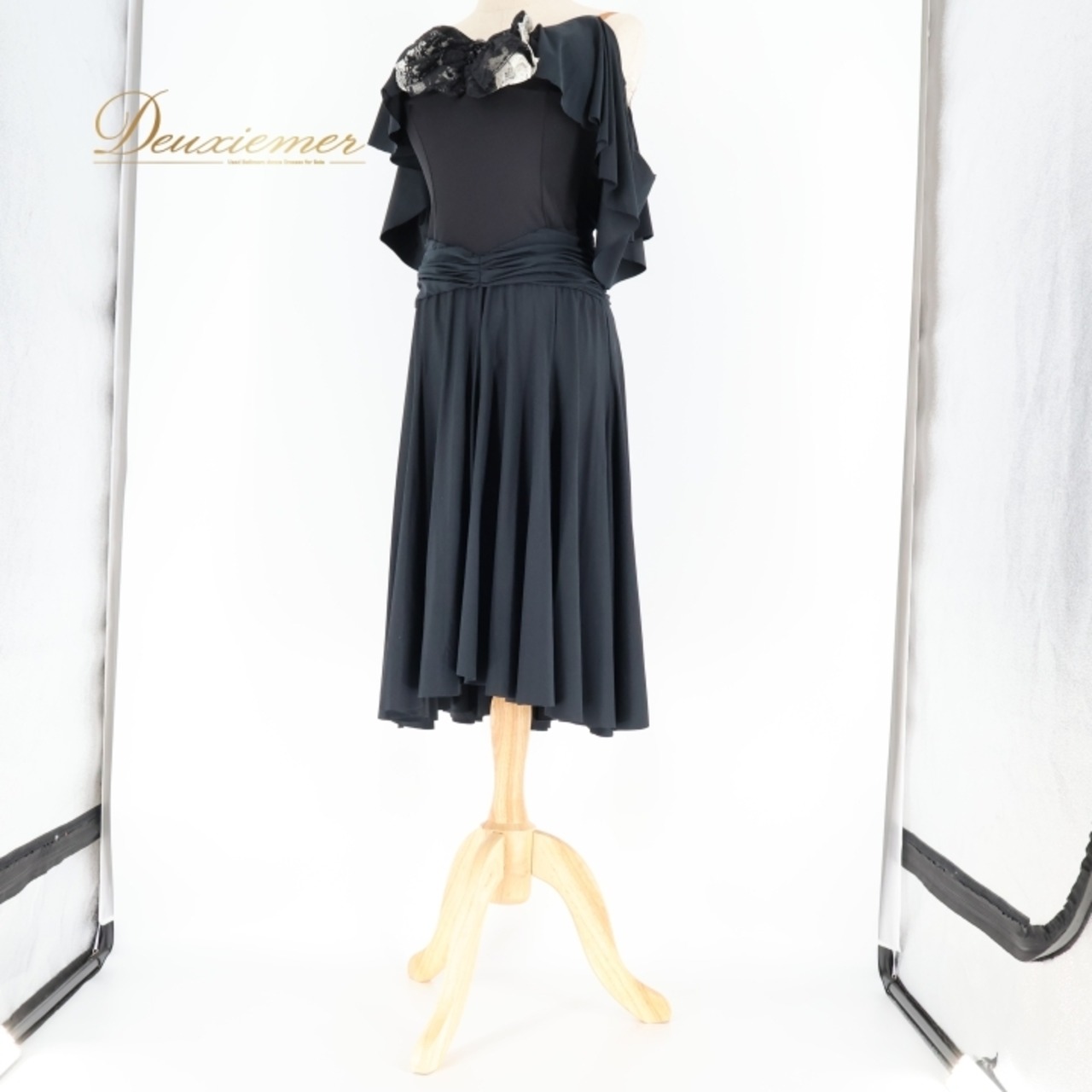 社交ダンス 衣装 ジャンティ gentil ラテン ドレス ワンピース 黒 レース 日本製 伸縮 軽い ストレッチ パーティドレス 発表会 無地 ブラック系 踊りやすい シンプル おしゃれ フォーマル パーティー 大人向け レディース Mサイズ 薄手 日本製製品 ダンス衣装 黒無地 コスチューム パフォーマンス用