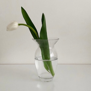 vintage antique st. tulip glass vase / ヴィンテージ アンティーク調 チューリップ ガラス ベース つぼ形 花瓶 韓国 雑貨