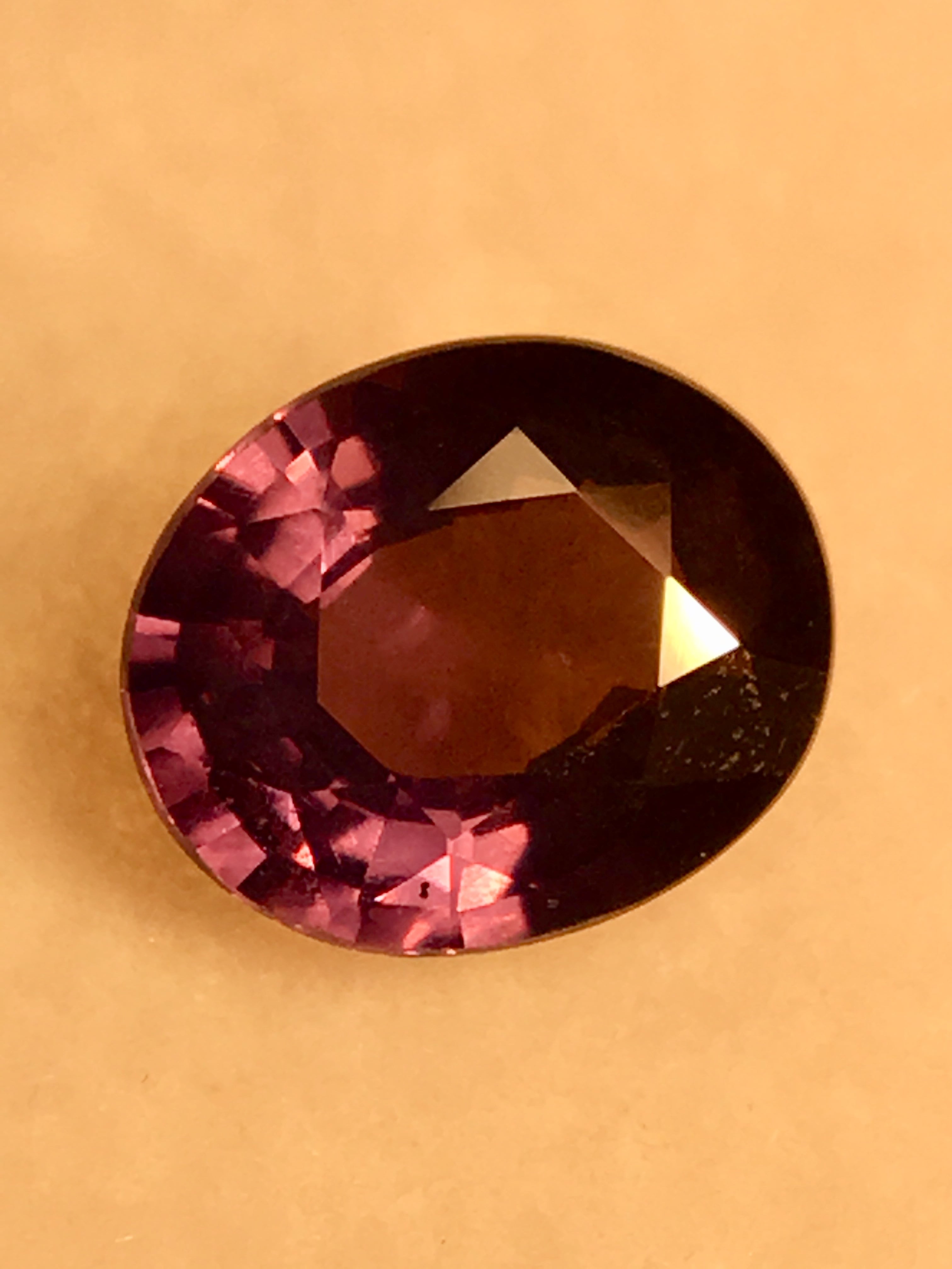 妖しげなふたつの魅力 0.9ct UP 天然 シルキー カラーチェンジ