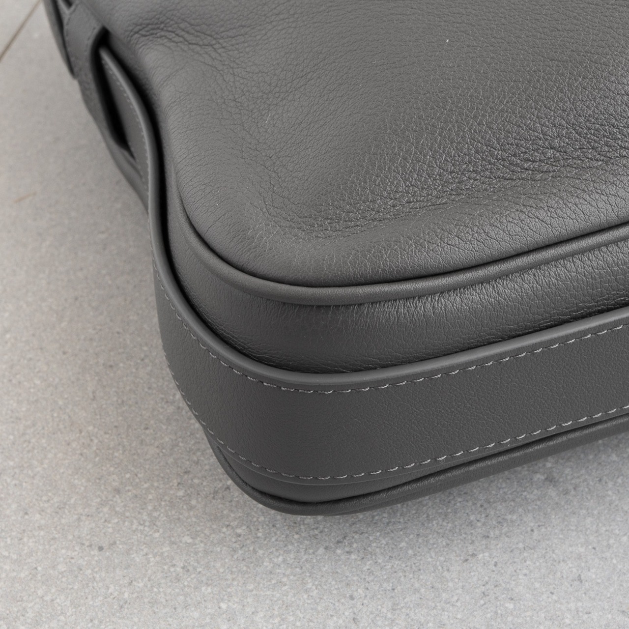 セリーヌ ショルダーバッグ ラージ ロミー グレー レザー AW25