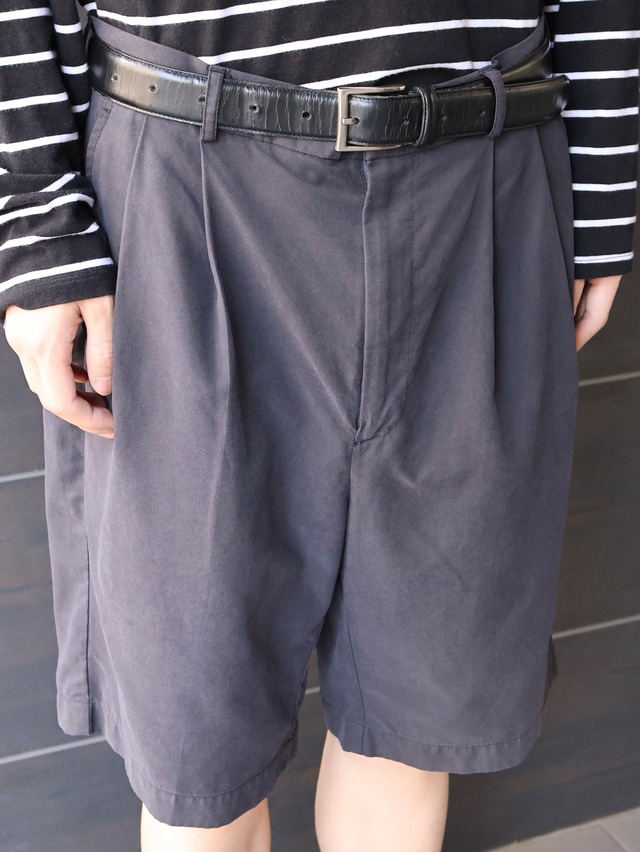 2 tuck wide shorts