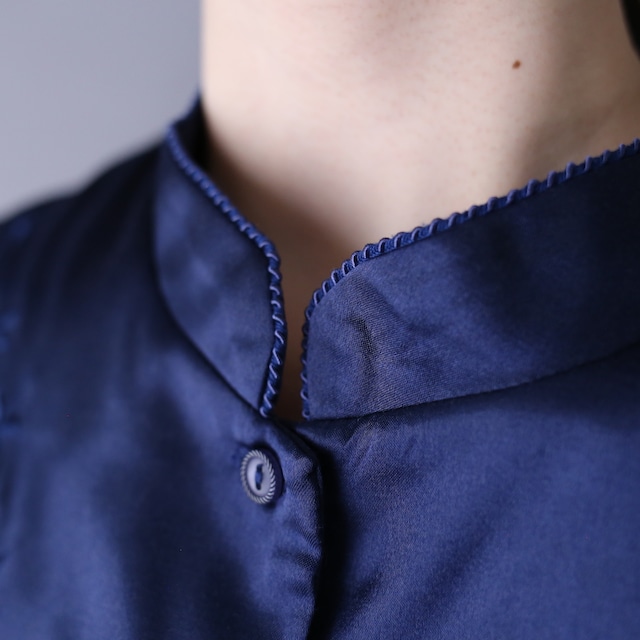 "刺繍" 蔦 motif design satin fabric over silhouette shirt
