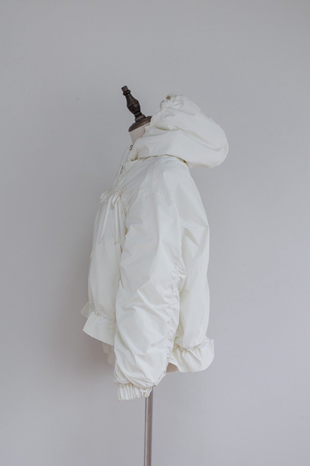 【21日まで限定価格】pois ポワ　リボンブルゾン　アイボリー 21日まで限定価格】pois ポワ リボンブルゾン アイボリー - メルカリ