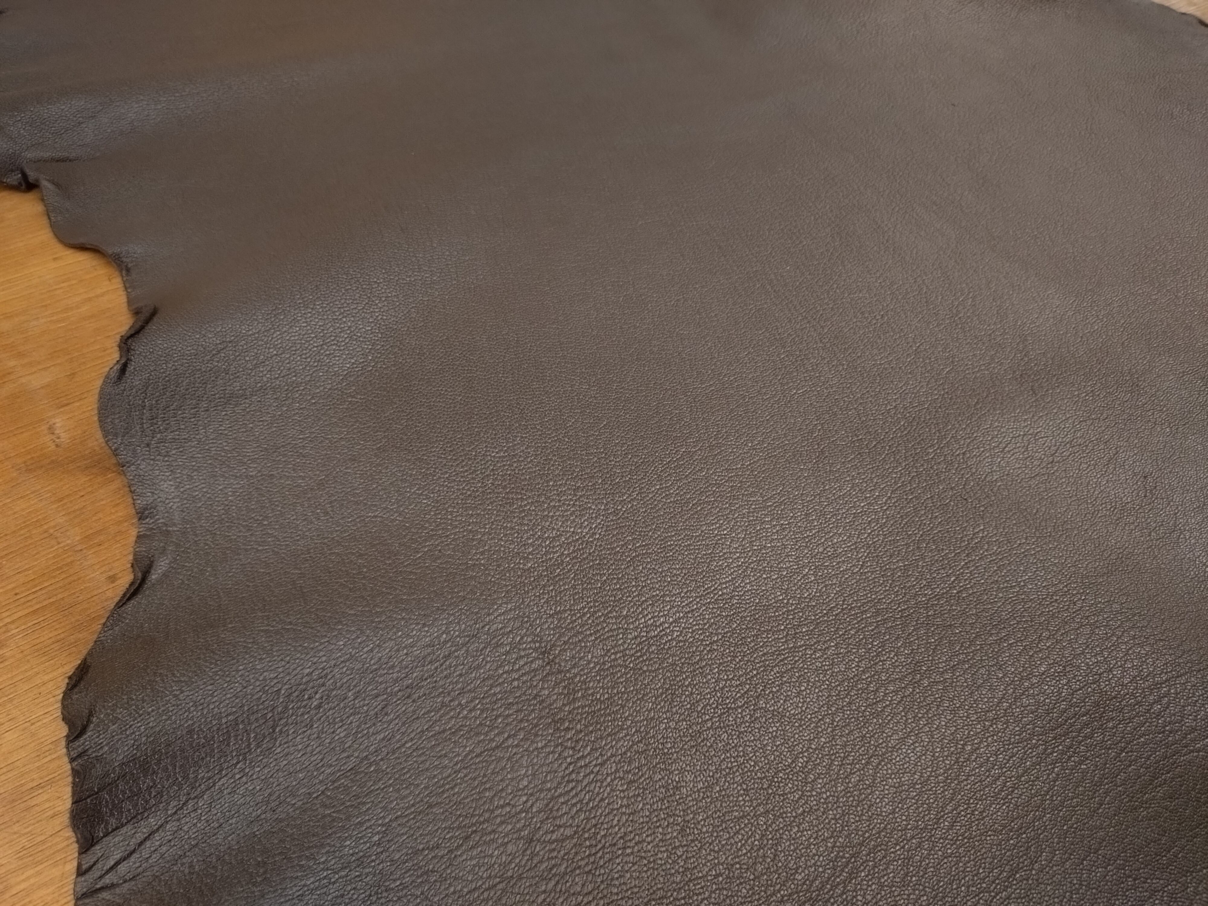 山羊革 ゴートソフトシュリンク/72DS/ダークブラウン【AG101】 | Good