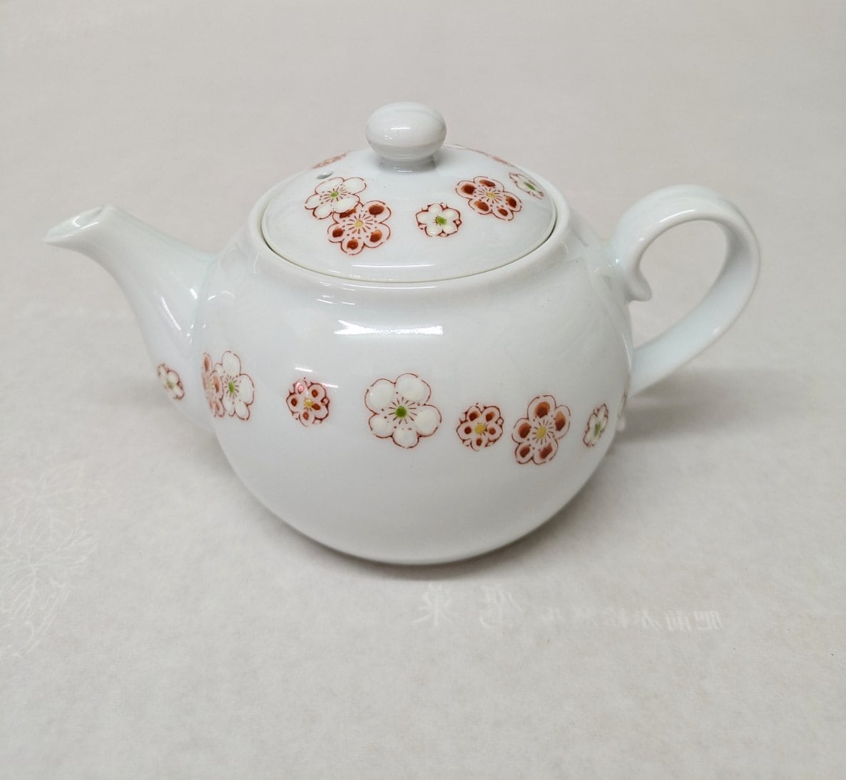 紅白梅文 急須 | 肥前赤絵窯元 鷹巣