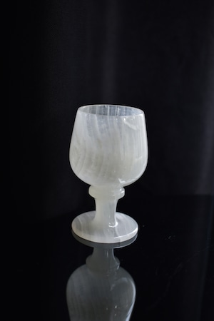 Onyx wine glass