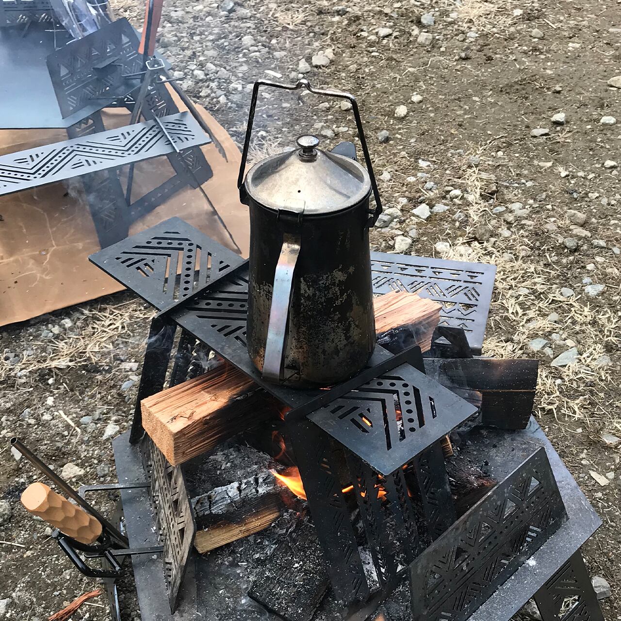 中型 鉄製 焚き火台 ロストル ロストルってなんだ？焚き火台で使いたい理由