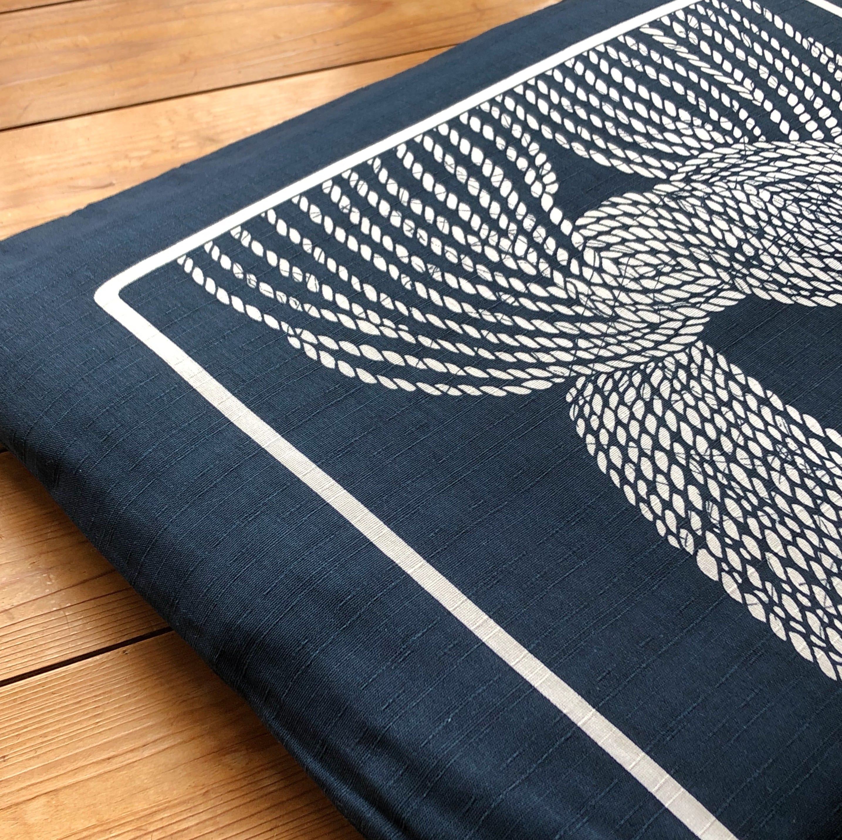 送料無料台湾 京都風呂敷-芹沢銈介 芹沢銈介＊マルチカバー 三巾-イソップ物語 コリコ雑貨屋