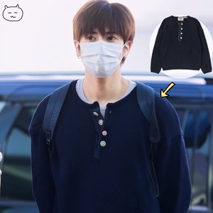 ★TXT テヒョン 着用!!【BEYOND CLOSET】ARCHIVE HEAVY WEIGHT COTTON DAMAGE DETAIL HENRY NECK KNIT NAVY