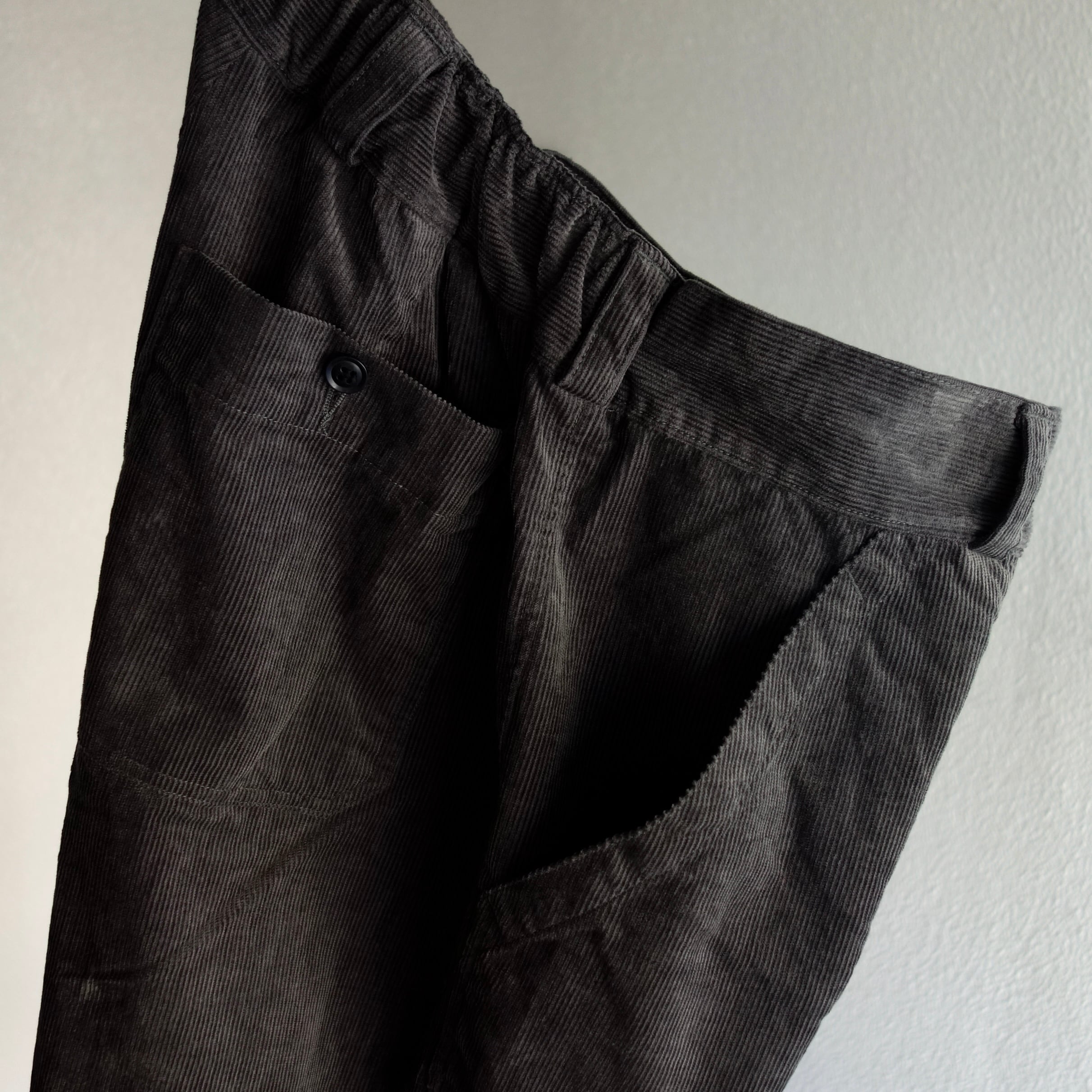 classic bakers corduroy pants / charcoalgrey | ATELIER GARDENIA