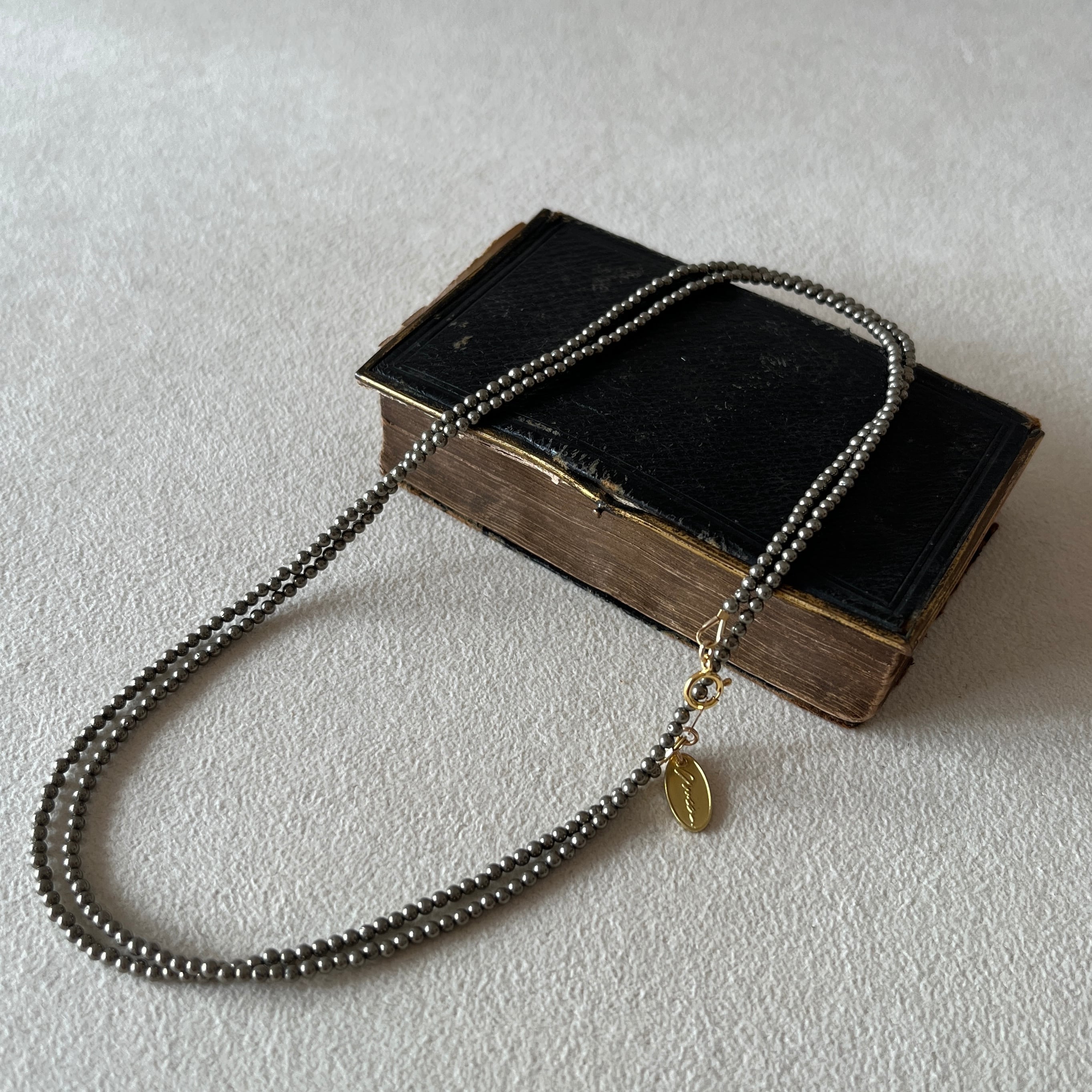 パイライトのロングネックレス