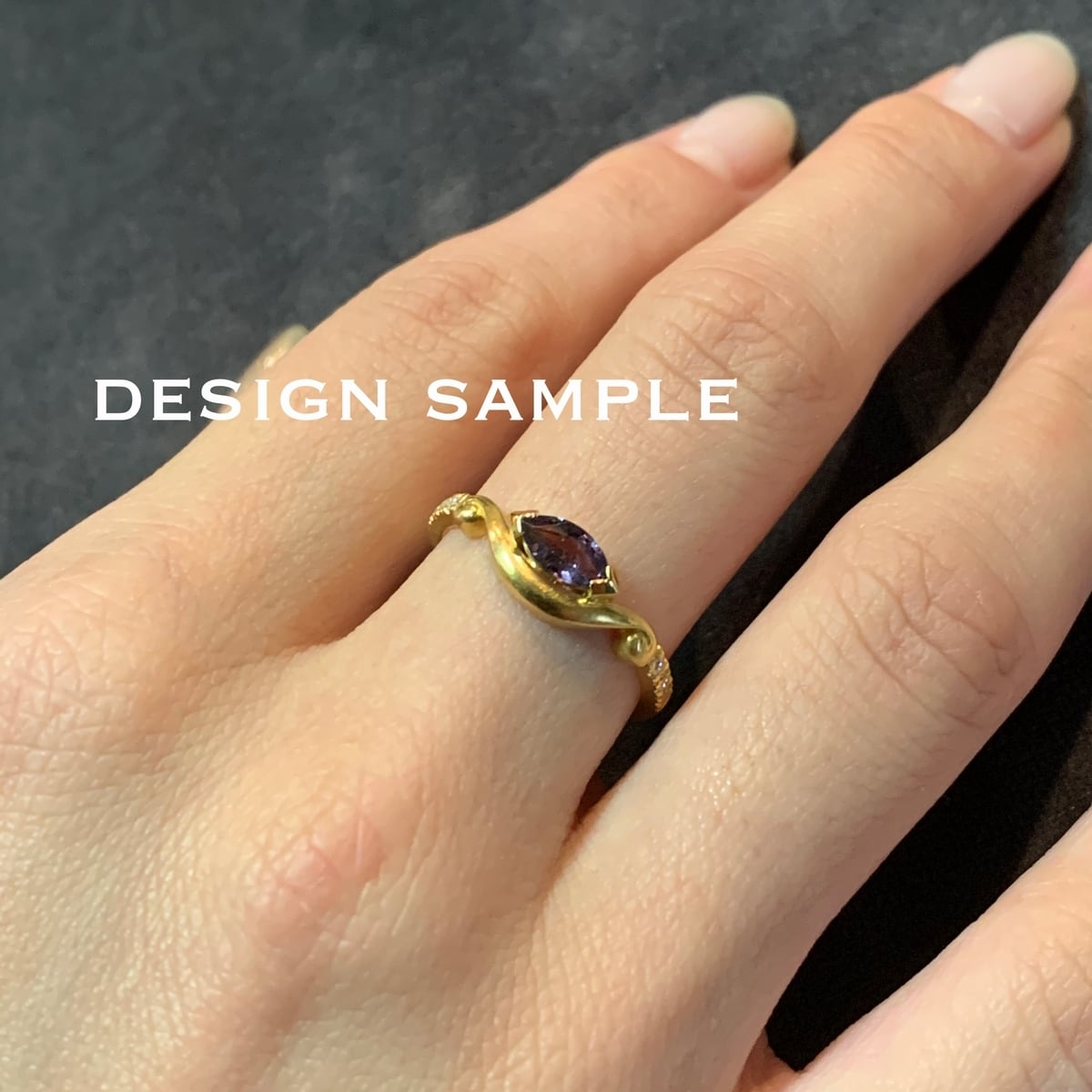 ALL SALE☆グリーンフローライト・狐さん グリーン・グロッシュラーガーネット/ツァボライト 0.26CT | C.ARA