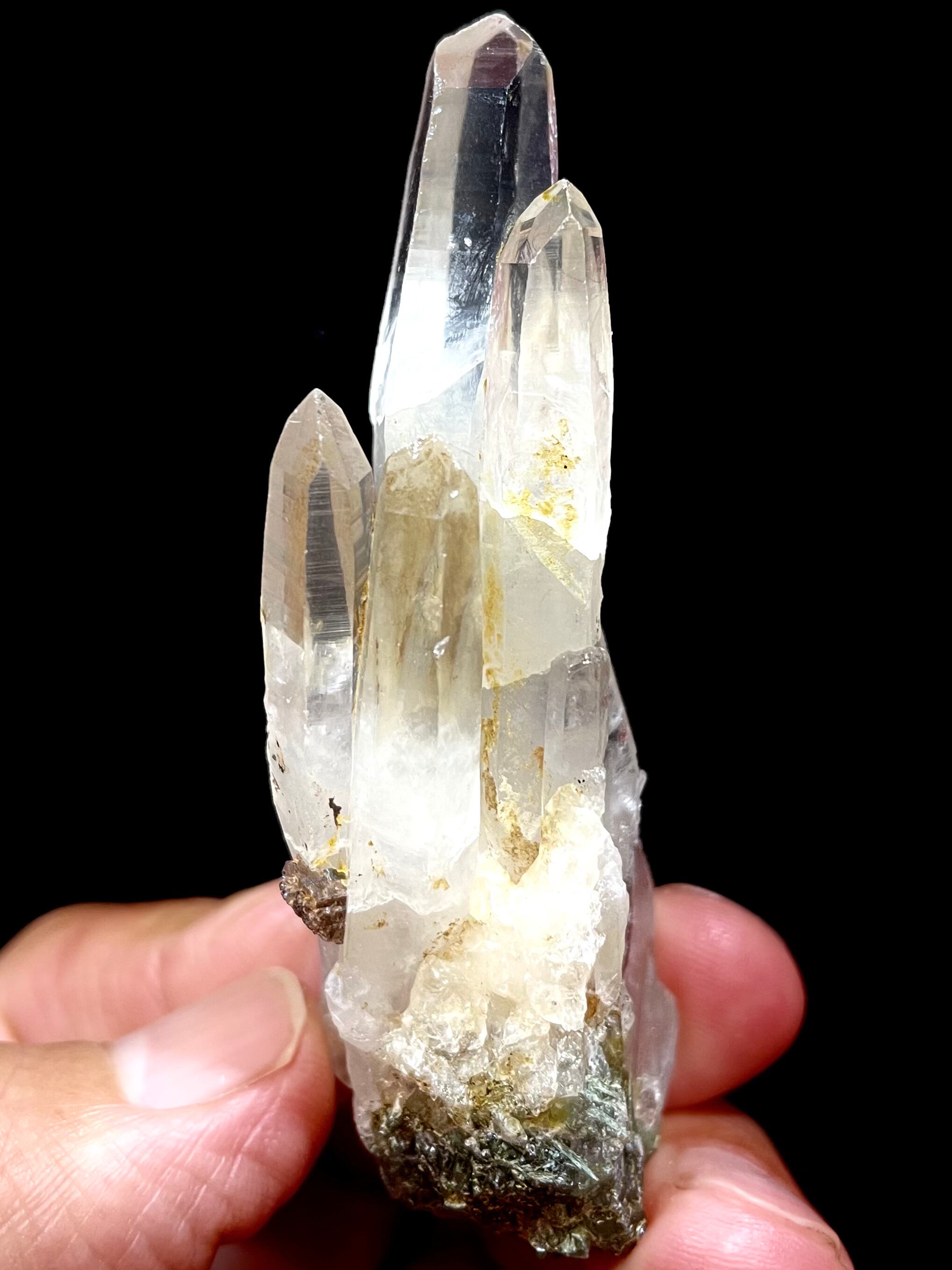 1) 高千穂天岩戸水晶・崇高(クラスター)