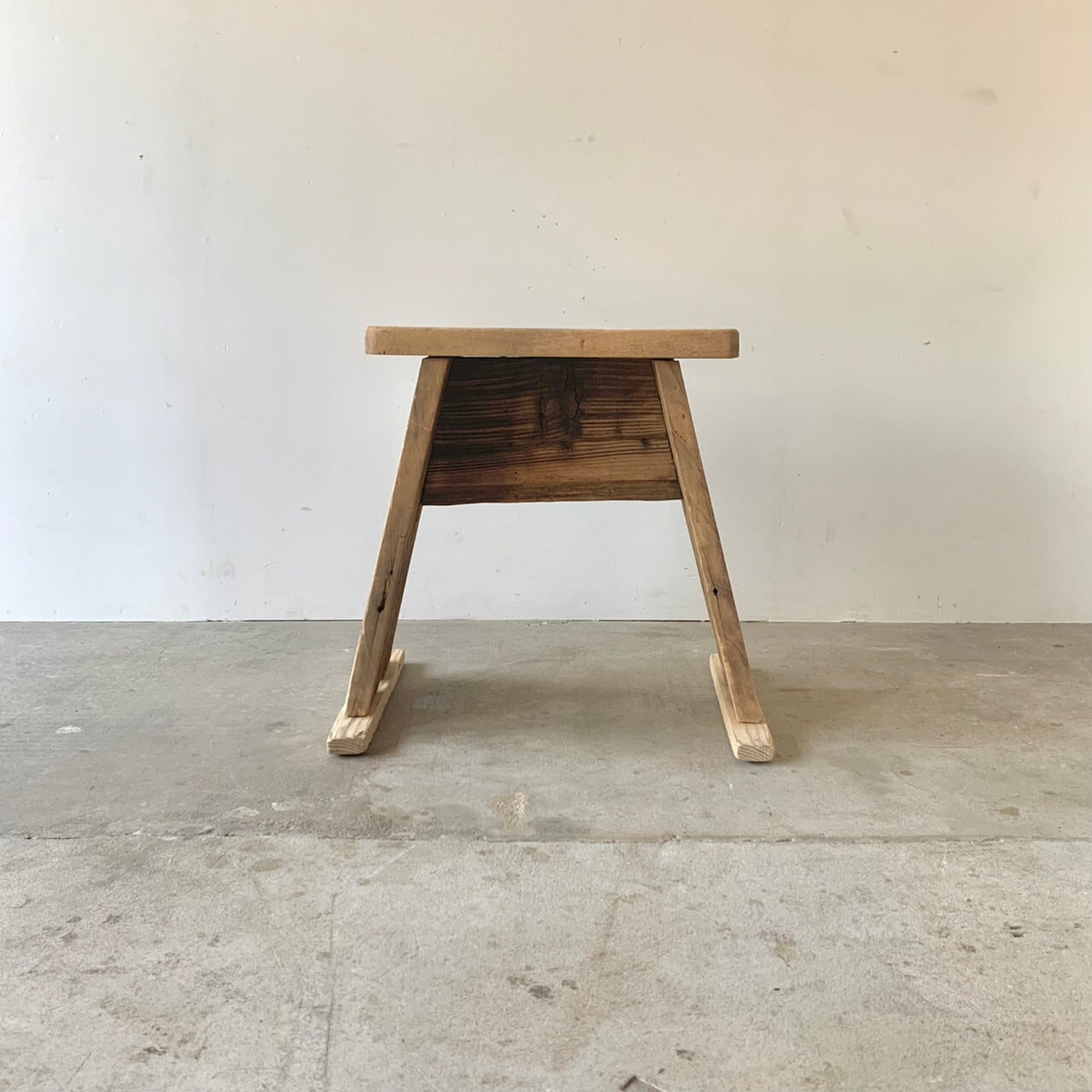 木のスツール　踏み台　古家具　 0709
