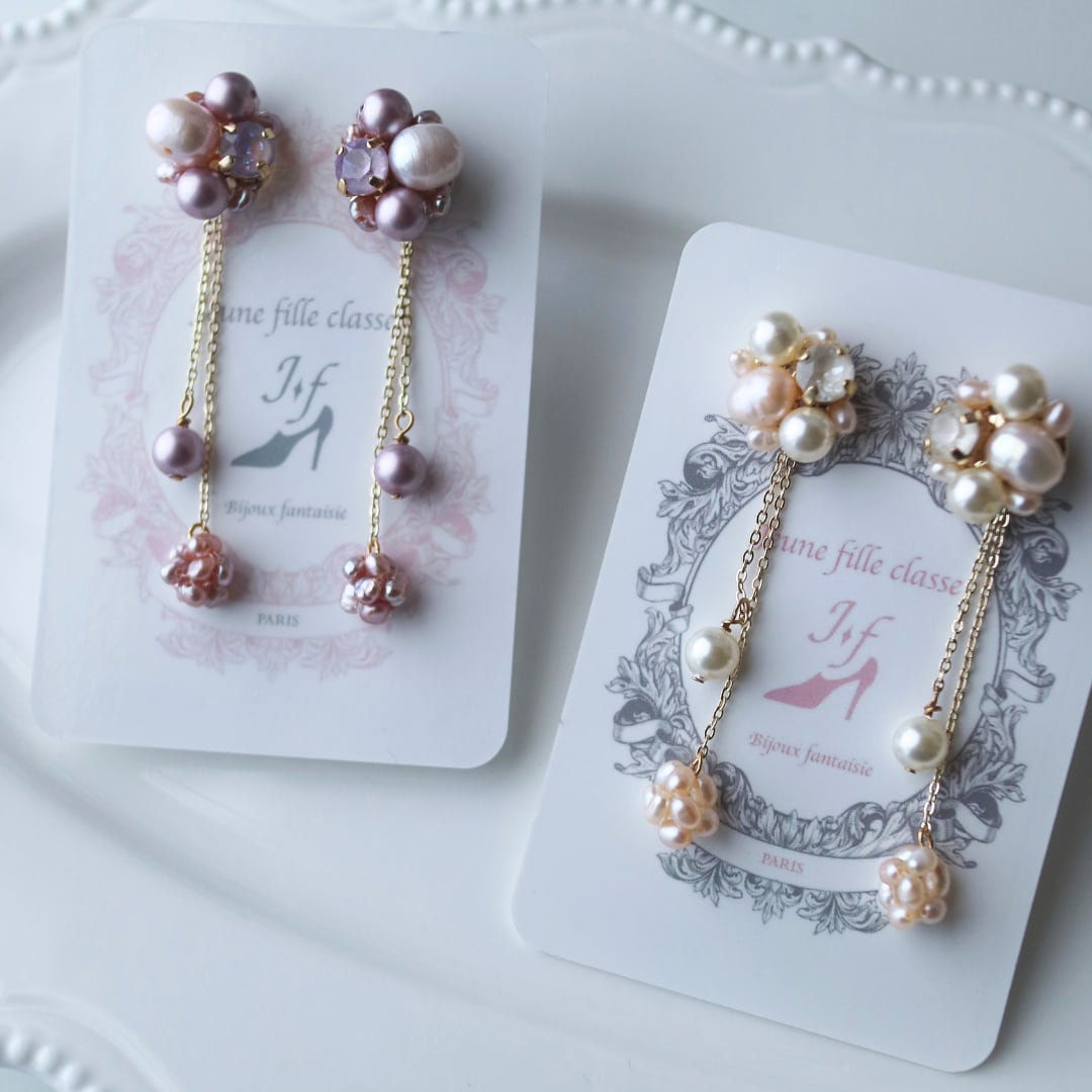 やわらかく艶めく淡水パールピアス、イヤリング　Perle Rosée Noël （ 冬の朝露）