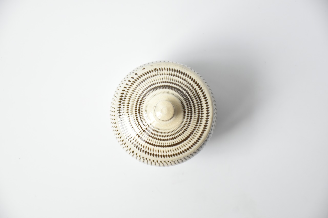 <Sold Out> 小鹿田焼 / 小袋道明窯  : 1合壺 白 とびかんな