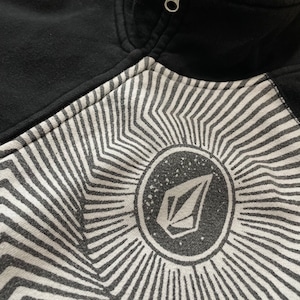 【VOLCOM】ジップアップパーカー 切替 ロゴ ボルコム S 黒 スケボー ボード ストリート US古着 USA輸入