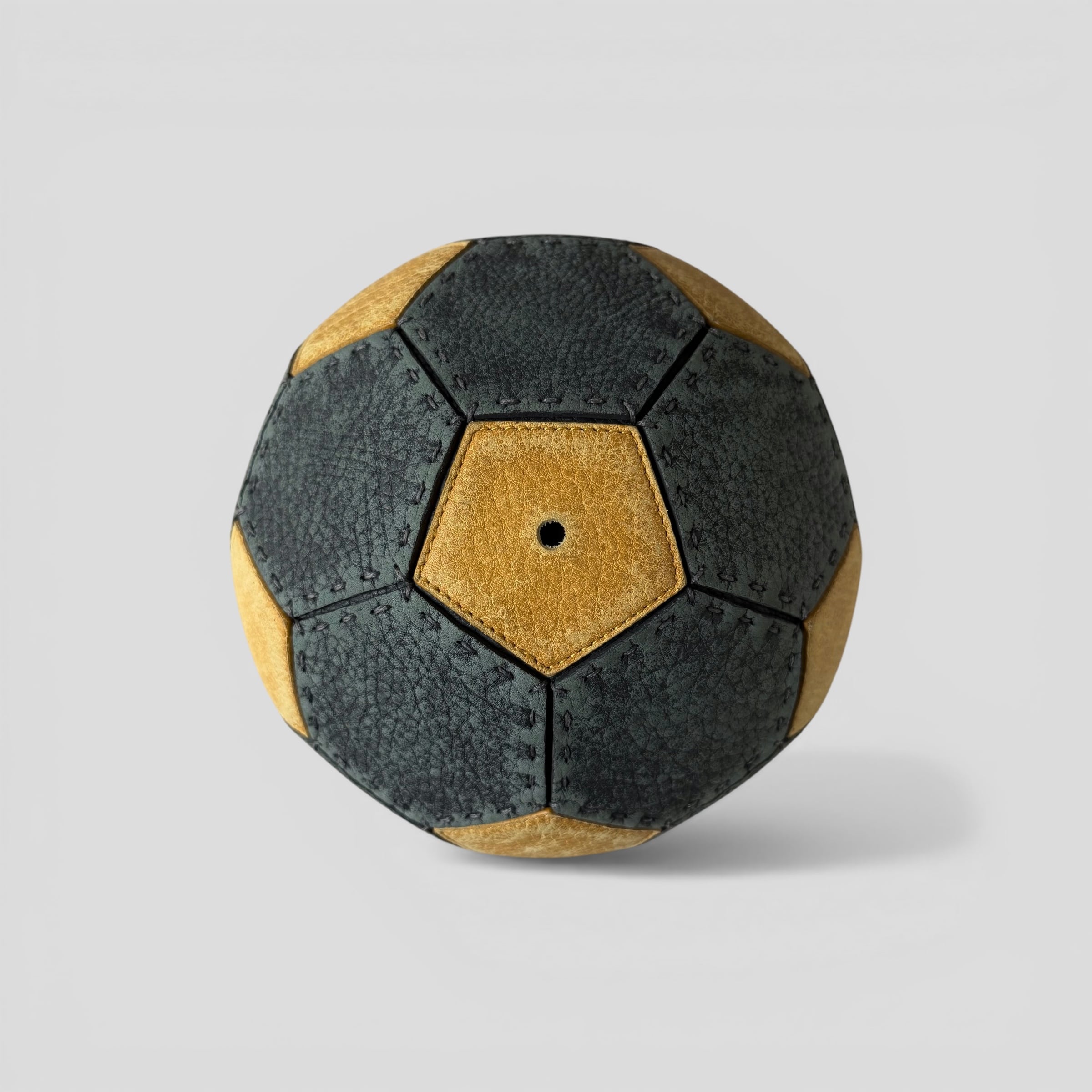 希少 フェンディ セレリア サッカーボール 世界23個限定 レザー FENDI Selleria Soccer Ball 11/23 Leather Gray Yellow | BRAND