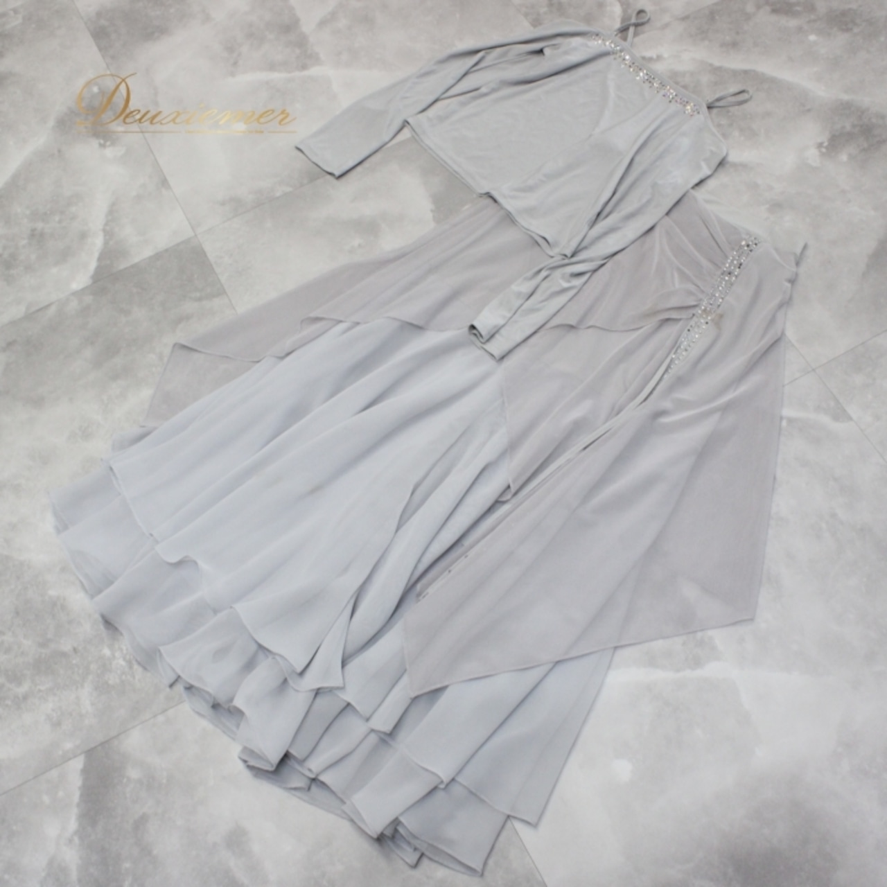 社交ダンス 衣装 スタンダード 上下セット ツーピース レッスンウェア パーティ衣装 Create-Sun クリエイトサン ラインストーン グレイ系 上質 ライトグレー 伸縮性 ウエストゴム ポリエステル フォーマル ダンスウェア ショー衣装 発表会 レッスン用 レディース おしゃれ セットアップ